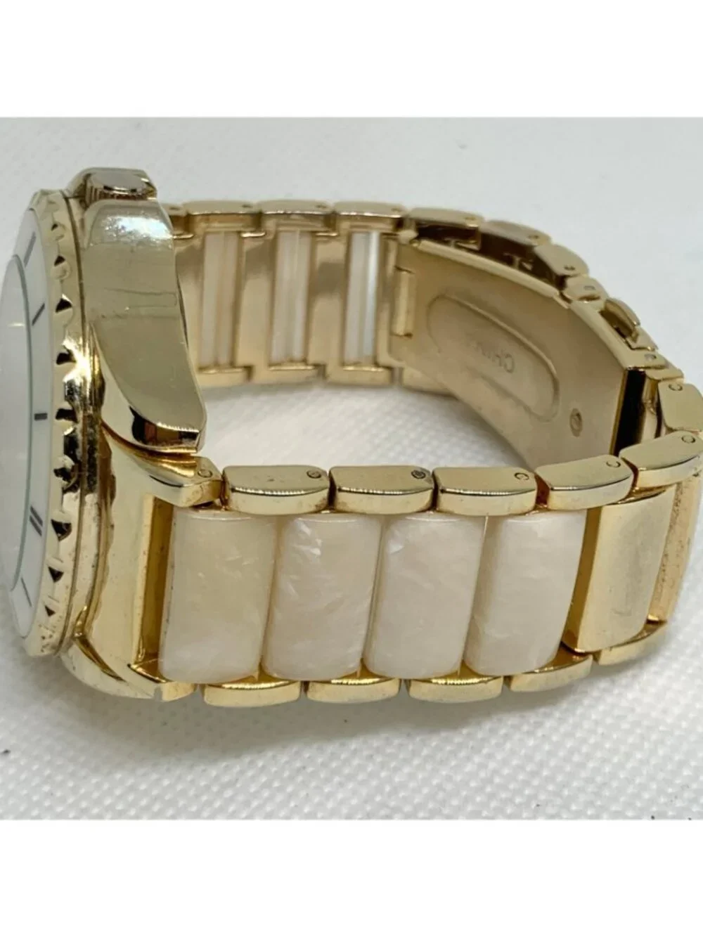 Gold tone women’s quartz analog watch large face 40mm adjustable 6.5” running